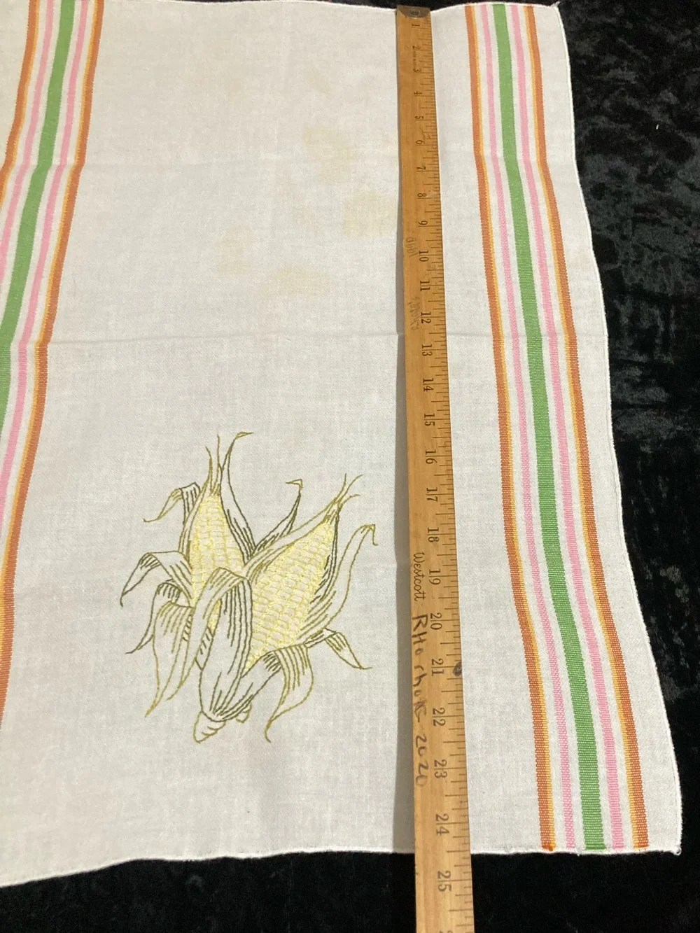 Vintage Hand Embroidered Tea / Dishtowel. 24x16 inches